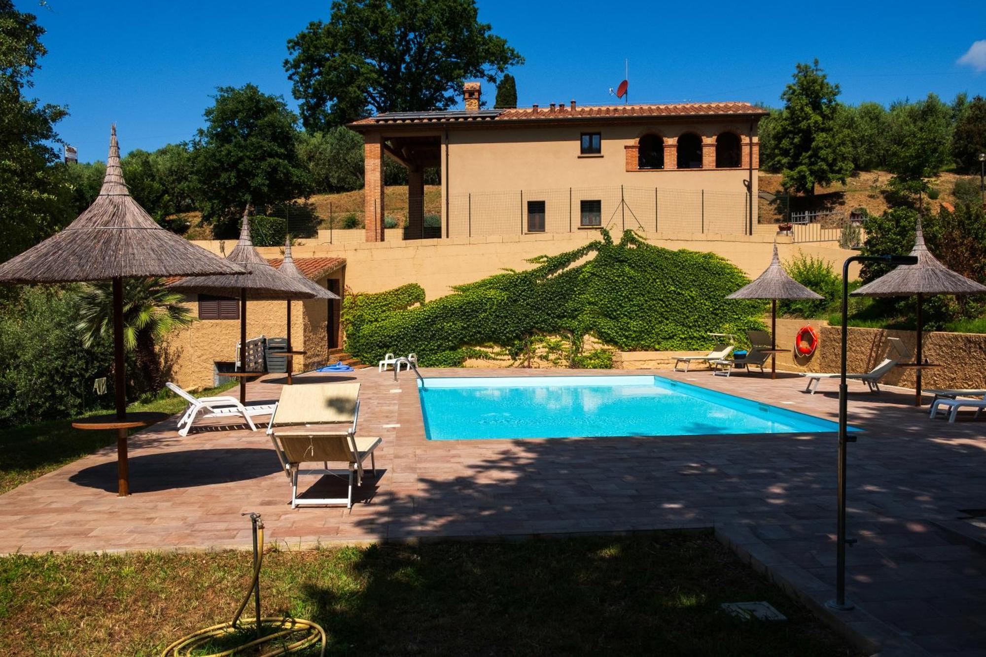 Agriturismo I Cerroni 蒙泰斯库达伊奥 外观 照片