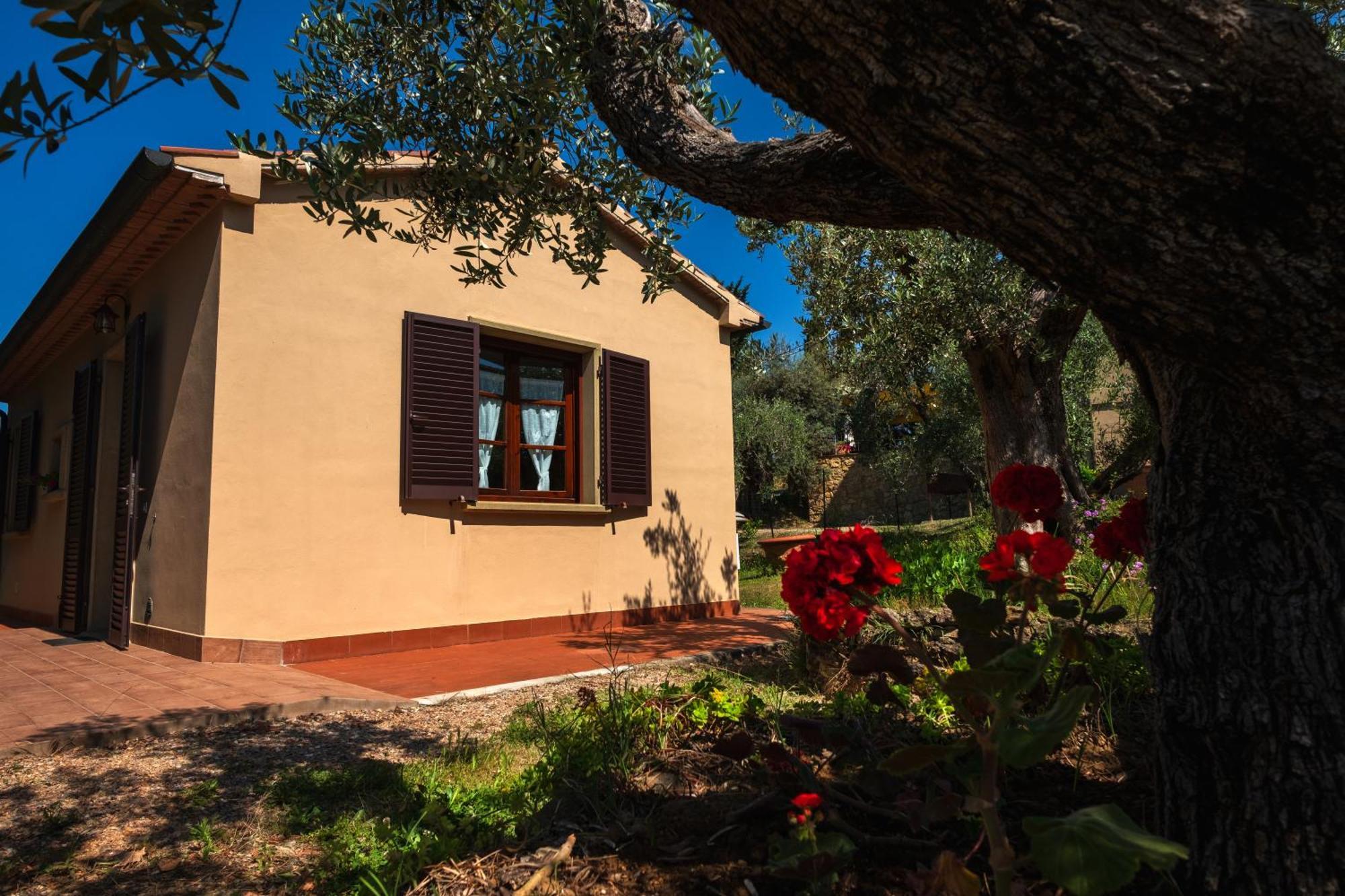 Agriturismo I Cerroni 蒙泰斯库达伊奥 外观 照片