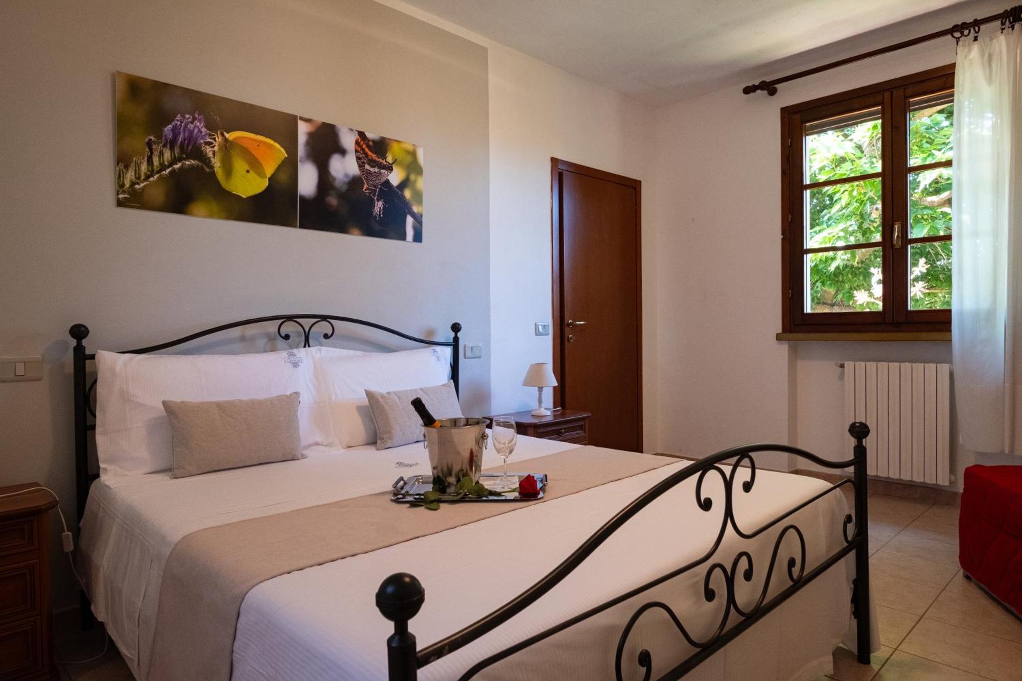 Agriturismo I Cerroni 蒙泰斯库达伊奥 外观 照片