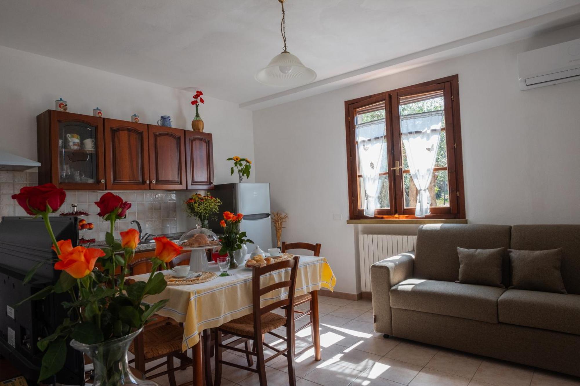 Agriturismo I Cerroni 蒙泰斯库达伊奥 外观 照片