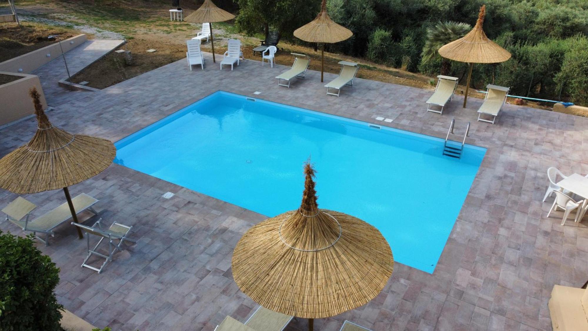 Agriturismo I Cerroni 蒙泰斯库达伊奥 外观 照片