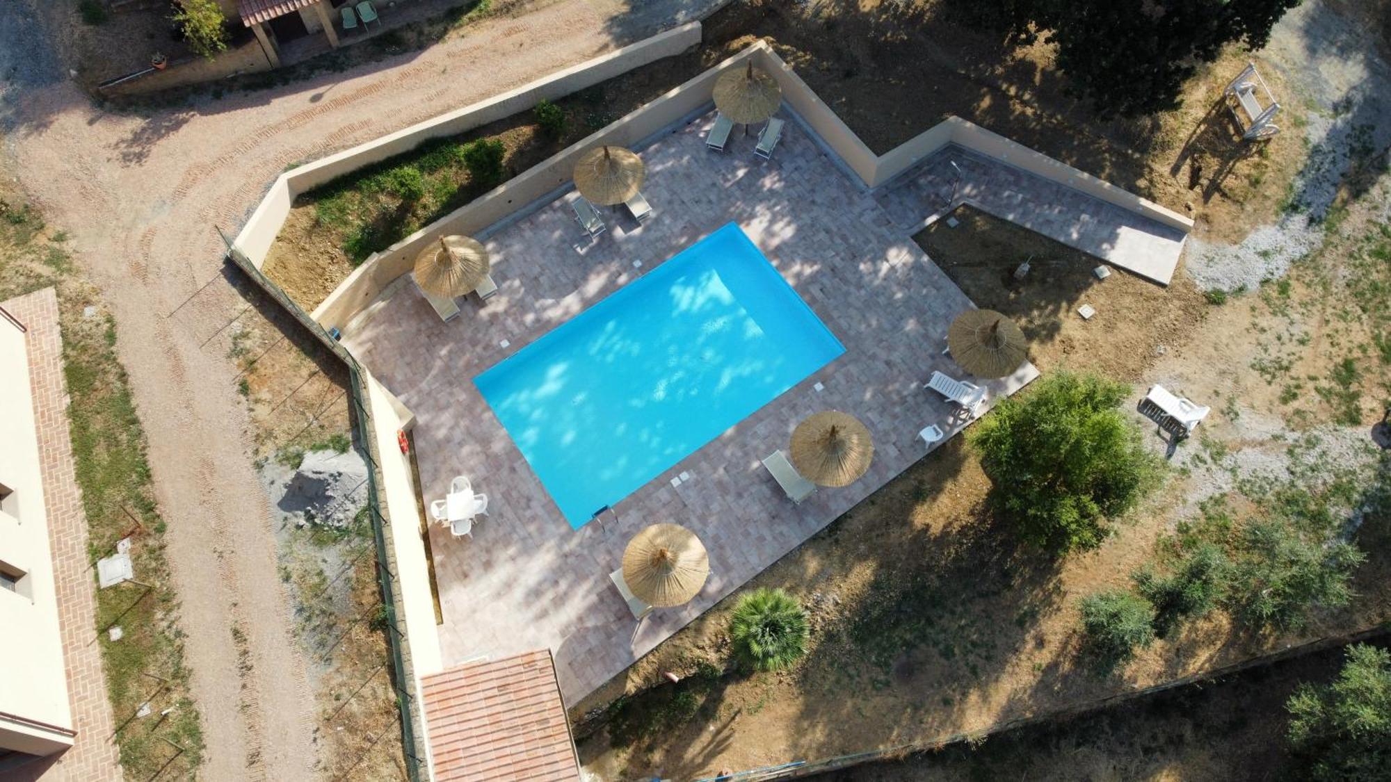 Agriturismo I Cerroni 蒙泰斯库达伊奥 外观 照片