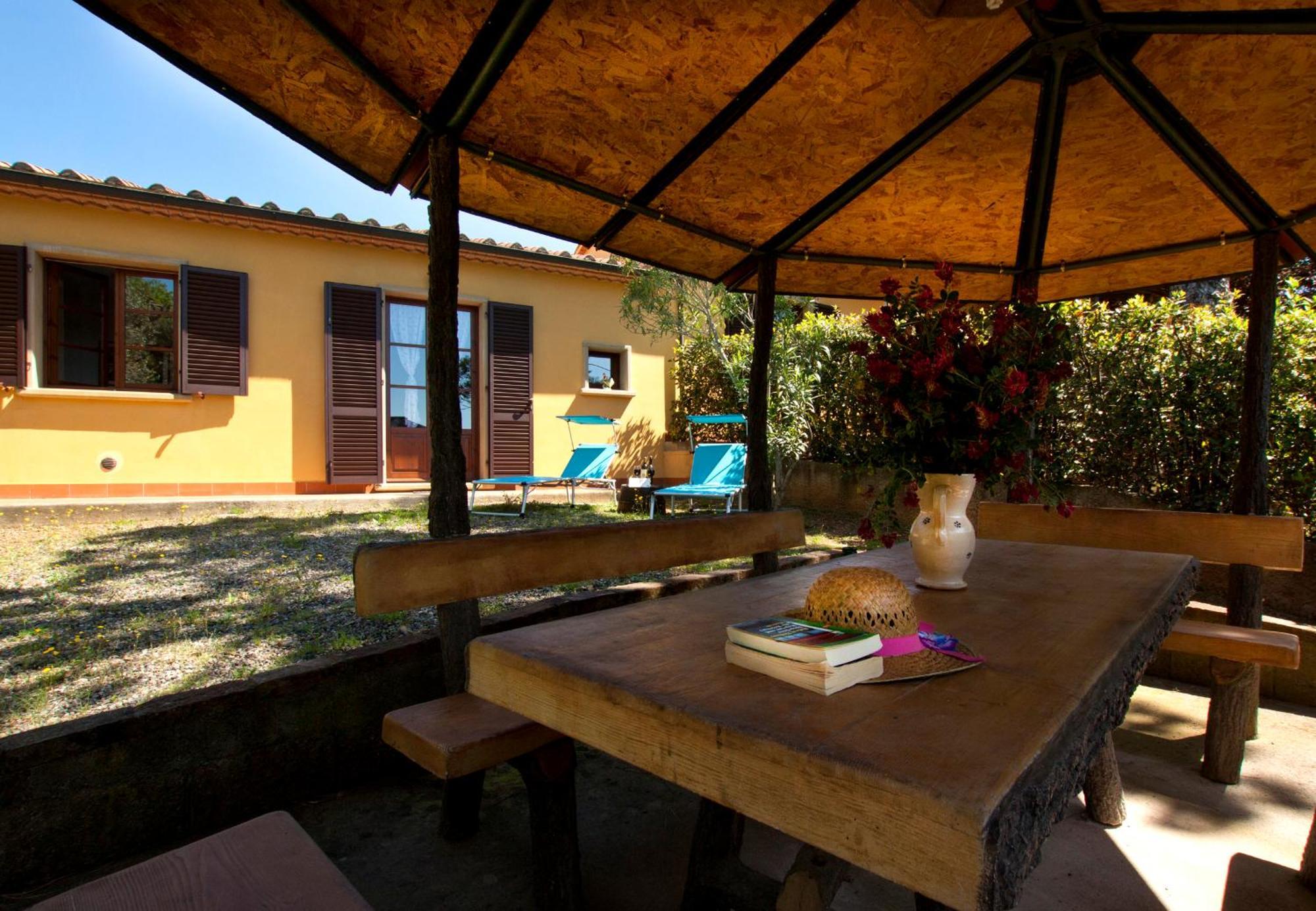 Agriturismo I Cerroni 蒙泰斯库达伊奥 外观 照片