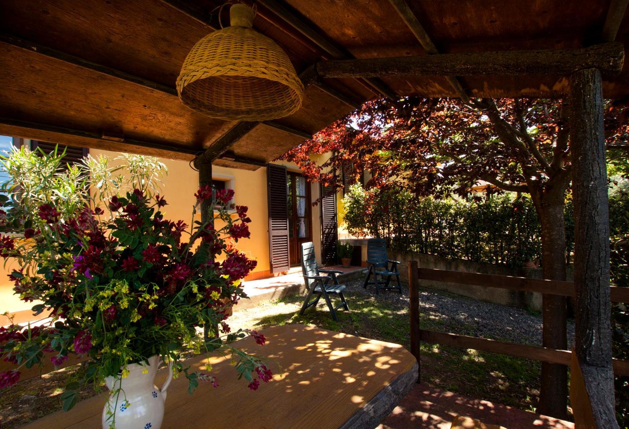 Agriturismo I Cerroni 蒙泰斯库达伊奥 外观 照片