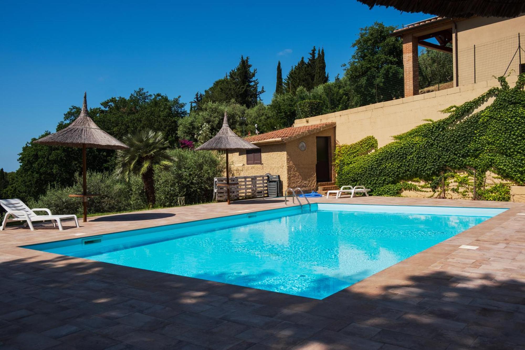 Agriturismo I Cerroni 蒙泰斯库达伊奥 外观 照片